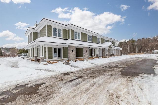 bhvc104 - 1869 Muskoka 118 Road W, House attached with 2 bedrooms, 2 bathrooms and null parking in Muskoka Lakes ON | Image 1