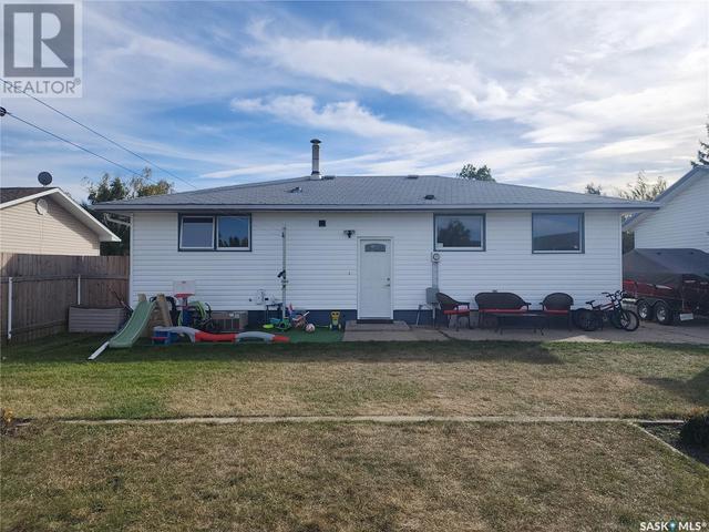 38 Centennial Crescent, House detached with 4 bedrooms, 1 bathrooms and null parking in Melville SK | Image 7