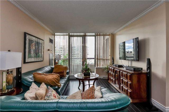 Ph110 - 81 Townsgate Dr, Condo with 2 bedrooms, 1 bathrooms and 1 parking in Vaughan ON | Image 2