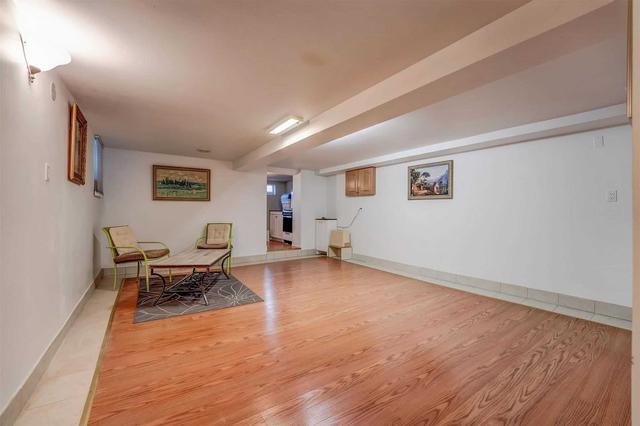 30 Avon Ave, House detached with 3 bedrooms, 4 bathrooms and 1 parking in Toronto ON | Image 11