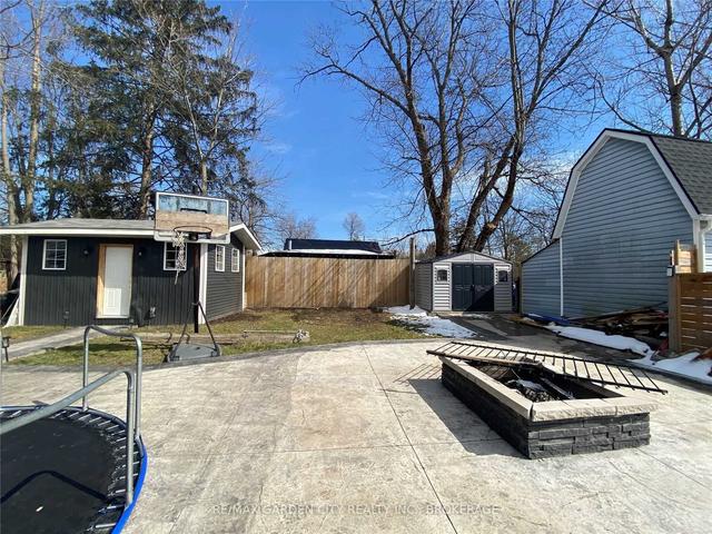 498 North Mill St, House detached with 3 bedrooms, 1 bathrooms and 3 parking in Fort Erie ON | Image 13