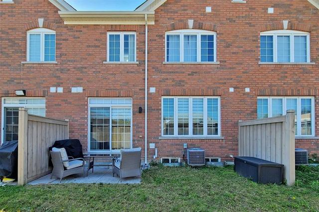 28 Avonmore Tr, House attached with 3 bedrooms, 3 bathrooms and 2 parking in Vaughan ON | Image 31
