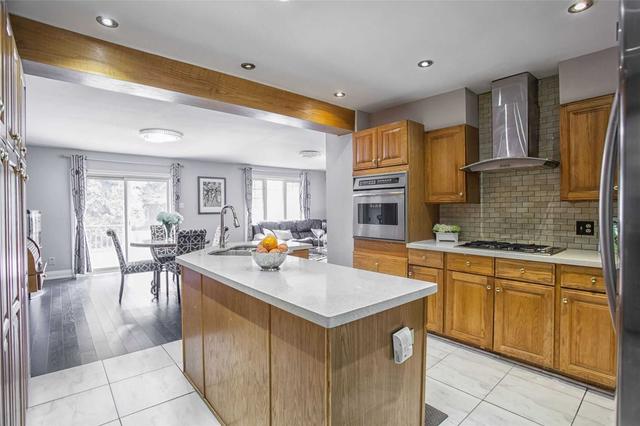 27 Tristan Cres, House detached with 4 bedrooms, 4 bathrooms and 4 parking in Toronto ON | Image 5