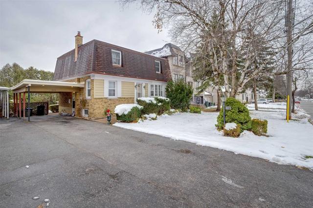 401 Hounslow Ave, House detached with 4 bedrooms, 2 bathrooms and 4 parking in Toronto ON | Image 1