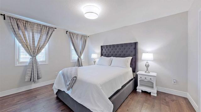 213 Blackburn Dr, House detached with 4 bedrooms, 3 bathrooms and 4 parking in Brantford ON | Image 19