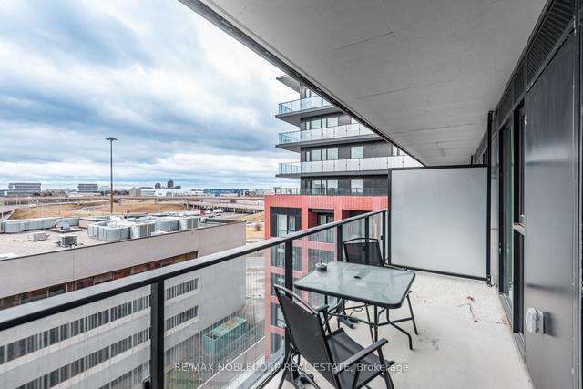707 - 8 Tippett Rd, Condo with 1 bedrooms, 2 bathrooms and 1 parking in Toronto ON | Image 9