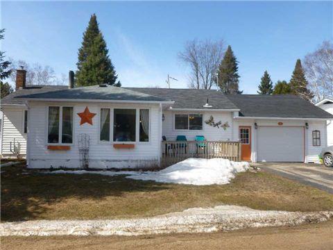 26 Larch St, House detached with 3 bedrooms, 2 bathrooms and 4 parking in Innisfil ON | Image 1