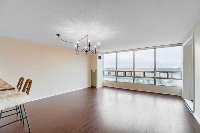 711 - 330 Mill St S, Condo with 2 bedrooms, 2 bathrooms and 2 parking in Brampton ON | Image 2