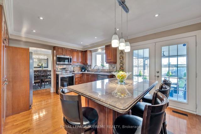 221 Gracefield Ave, House detached with 4 bedrooms, 4 bathrooms and 5 parking in Toronto ON | Image 7