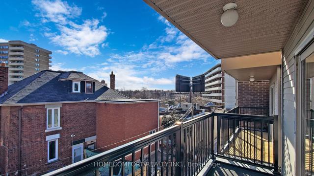 15 Justice Gdns, House detached with 2 bedrooms, 2 bathrooms and 1 parking in Toronto ON | Image 30