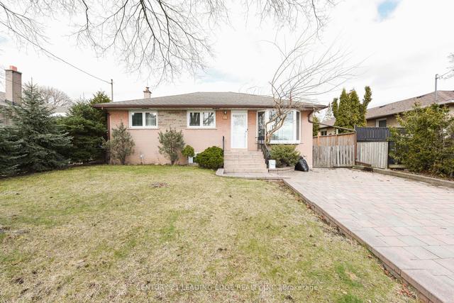 34 Paragon Rd, House detached with 3 bedrooms, 2 bathrooms and 7 parking in Toronto ON | Image 12
