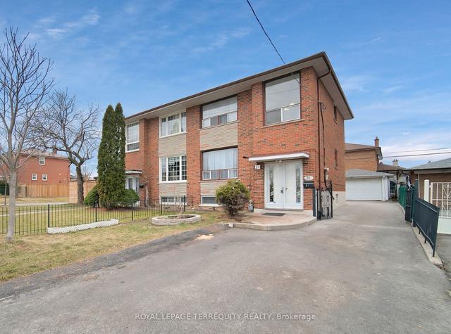 31 Dombey Rd, House semidetached with 3 bedrooms, 3 bathrooms and 8 parking in Toronto ON | Image 1