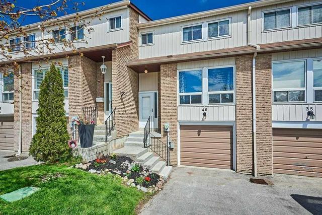 40 Randall Dr, Townhouse with 3 bedrooms, 2 bathrooms and 2 parking in Ajax ON | Image 2