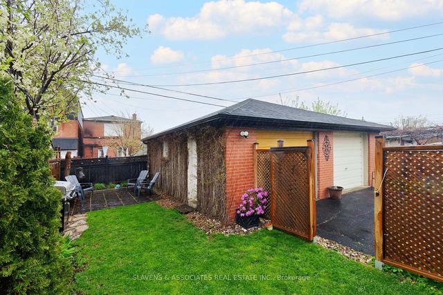 100 Belgravia Ave, House detached with 3 bedrooms, 1 bathrooms and 1 parking in Toronto ON | Image 22
