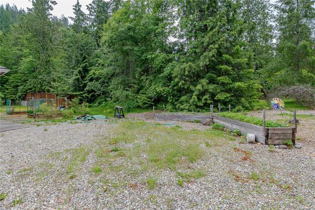 9038 Hummingbird Drive, House detached with 3 bedrooms, 3 bathrooms and 16 parking in Columbia Shuswap E BC | Image 40