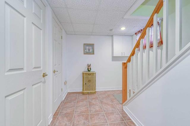 1428 Freeport Dr, House semidetached with 3 bedrooms, 2 bathrooms and 4 parking in Mississauga ON | Image 20