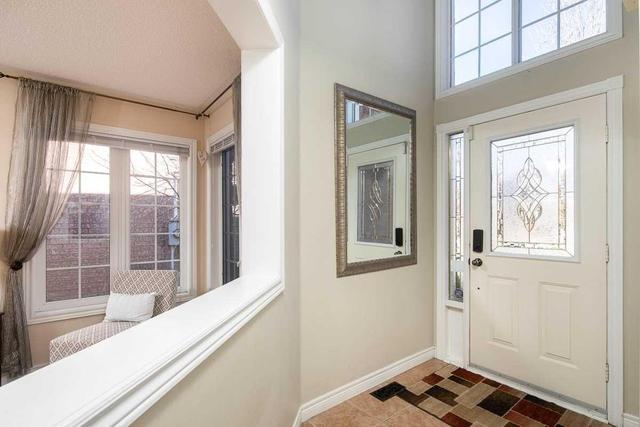 2386 Eden Valley Dr, House detached with 3 bedrooms, 3 bathrooms and 4 parking in Oakville ON | Image 2