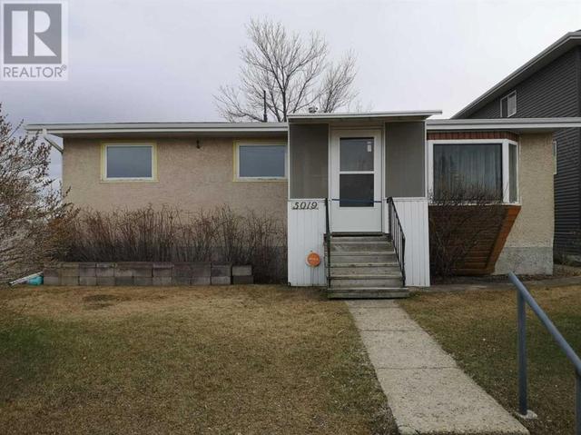 5019 Wilson Street, House detached with 3 bedrooms, 1 bathrooms and 4 parking in Blackfalds AB | Image 3