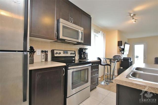 200 Shanly Private, House attached with 2 bedrooms, 3 bathrooms and 1 parking in Ottawa ON | Image 15