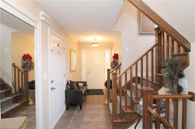 47 Agincourt Crescent, House detached with 3 bedrooms, 1 bathrooms and null parking in St. Catharines ON | Image 4