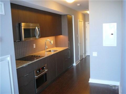431 - 5 Hanna Ave, Condo with 1 bedrooms, 2 bathrooms and 1 parking in Toronto ON | Image 4