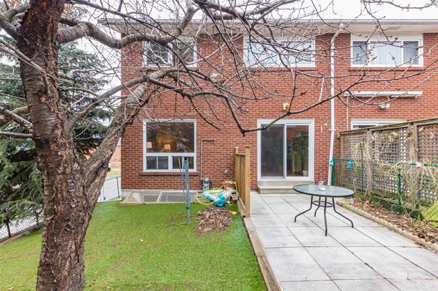 17 Thistle Down Blvd Blvd, Townhouse with 4 bedrooms, 3 bathrooms and 2 parking in Toronto ON | Image 29
