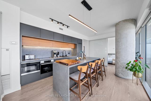 1703 - 70 Distillery Lane, Condo with 2 bedrooms, 2 bathrooms and 1 parking in Toronto ON | Image 1