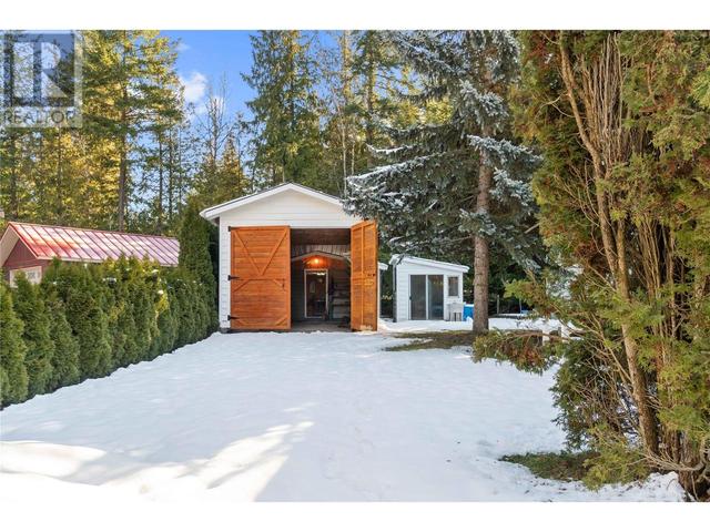 1452 Blind Bay Road, House other with 2 bedrooms, 1 bathrooms and 4 parking in Columbia Shuswap C BC | Image 37