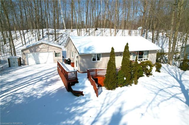 11 Martin Drive, House detached with 3 bedrooms, 2 bathrooms and 8 parking in South Bruce Peninsula ON | Image 1