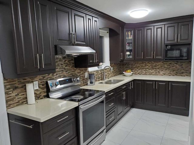 7573 Catalpa Rd, House semidetached with 4 bedrooms, 3 bathrooms and 5 parking in Mississauga ON | Image 14