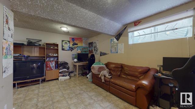 1402 Cyprus Wy Nw, House detached with 3 bedrooms, 2 bathrooms and null parking in Edmonton AB | Image 37