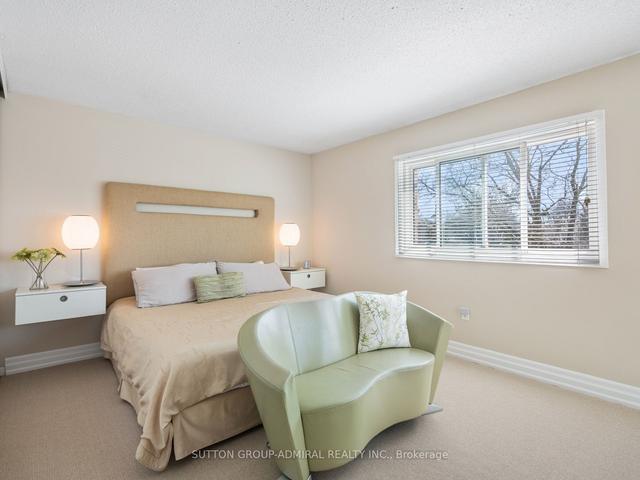1934 Malden Cres, House semidetached with 4 bedrooms, 2 bathrooms and 2 parking in Pickering ON | Image 6