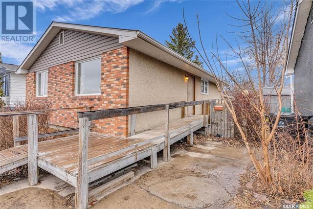 834 Confederation Drive, House detached with 2 bedrooms, 2 bathrooms and null parking in Saskatoon SK | Image 2