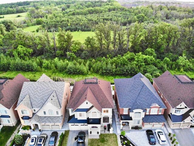 61 Moraine Hill Dr, House detached with 4 bedrooms, 4 bathrooms and 2 parking in Vaughan ON | Image 2