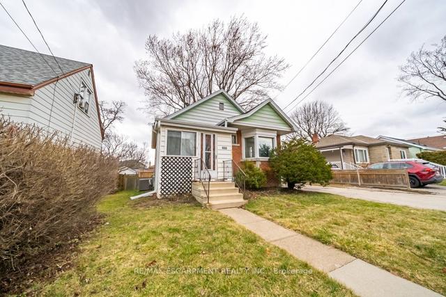 326 East 12th St, House detached with 3 bedrooms, 1 bathrooms and 4 parking in Hamilton ON | Image 12