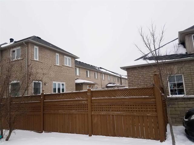 2 Mckennon St, House attached with 3 bedrooms, 3 bathrooms and 2 parking in Markham ON | Image 13