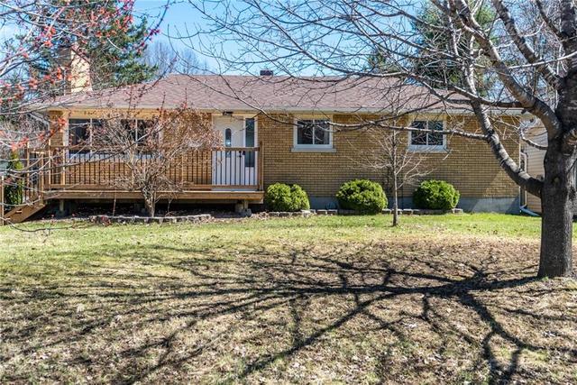7 Albert Street, House detached with 4 bedrooms, 2 bathrooms and 3 parking in Petawawa ON | Image 1