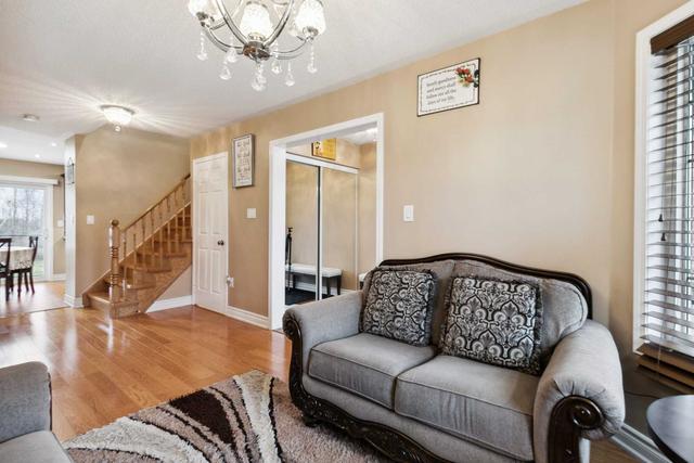 88 Meandering Tr, House detached with 3 bedrooms, 4 bathrooms and 3 parking in Toronto ON | Image 3