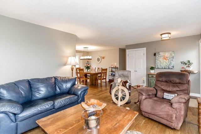 8561 Main St W, House detached with 3 bedrooms, 3 bathrooms and 30 parking in Hamilton ON | Image 5