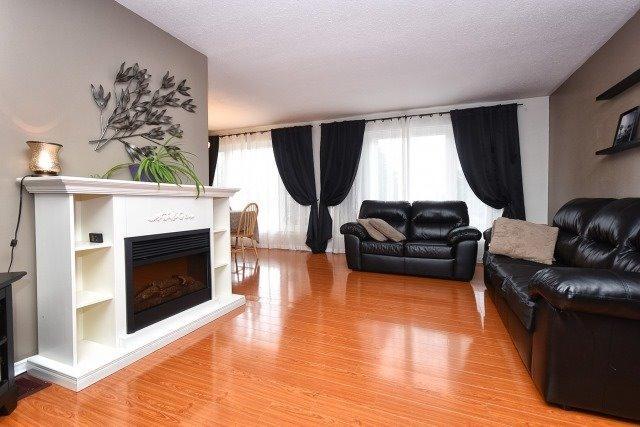 856 Krosno Blvd, House detached with 3 bedrooms, 2 bathrooms and 4 parking in Pickering ON | Image 2