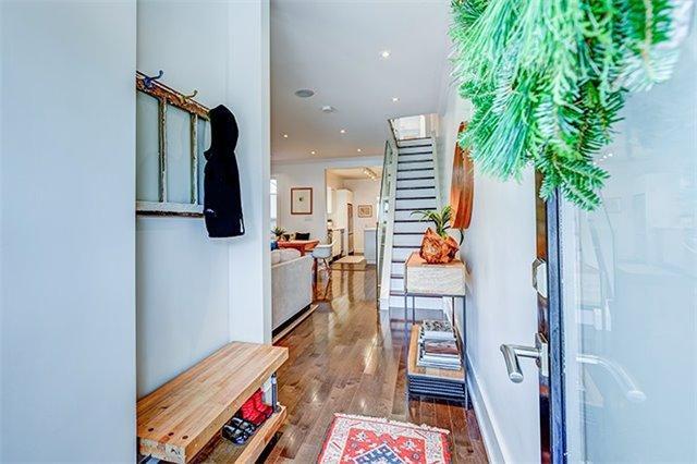 81 Sheridan Ave, House semidetached with 3 bedrooms, 3 bathrooms and 1 parking in Toronto ON | Image 3
