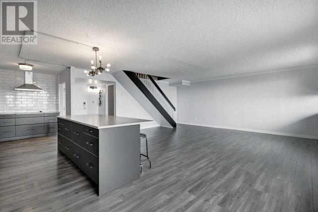 2912, - 221 6 Avenue Se, Condo with 2 bedrooms, 1 bathrooms and null parking in Calgary AB | Image 9