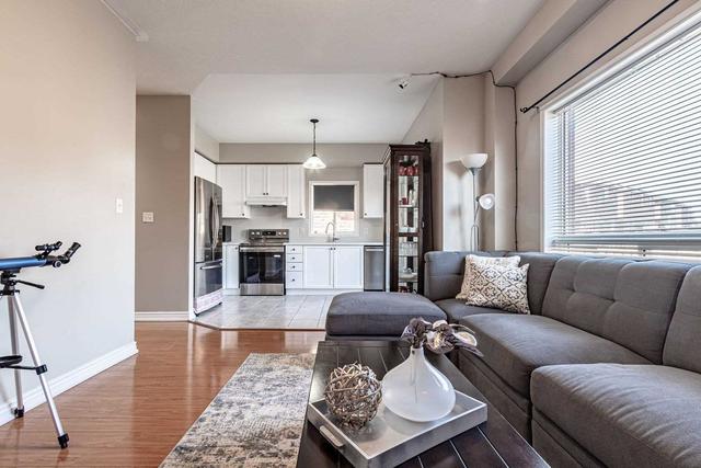 45 Commodore Dr, House semidetached with 4 bedrooms, 4 bathrooms and 4 parking in Brampton ON | Image 9