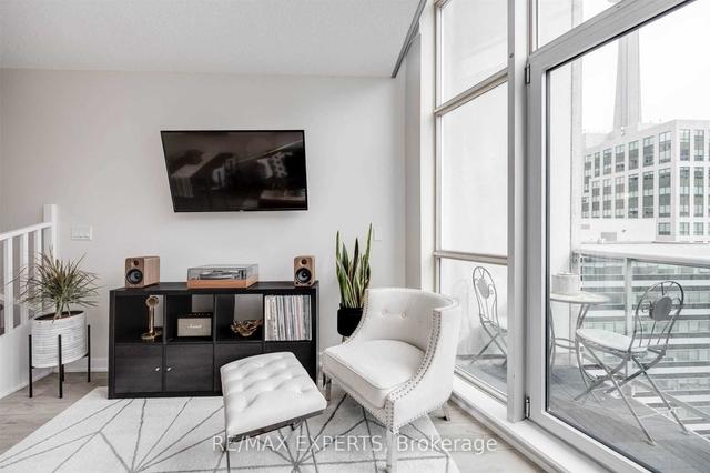 lph14 - 36 Blue Jays Way, Condo with 2 bedrooms, 2 bathrooms and 0 parking in Toronto ON | Image 7