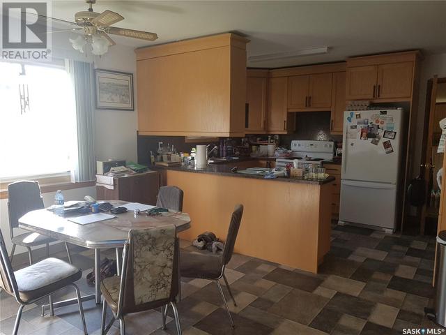 909 Assiniboia Avenue, House detached with 3 bedrooms, 2 bathrooms and null parking in Stoughton SK | Image 13