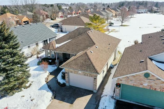 155 Foxboro Drive, House detached with 3 bedrooms, 3 bathrooms and null parking in Wilmot ON | Image 3