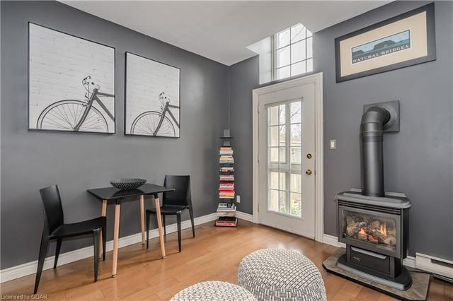 3 - 196 Arthur Street N, House attached with 2 bedrooms, 1 bathrooms and 1 parking in Guelph ON | Image 8