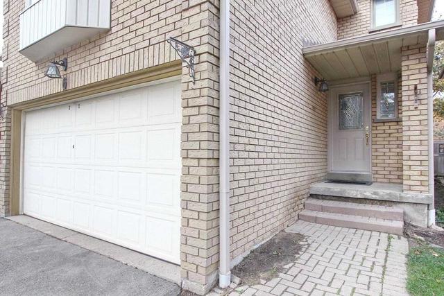 6 Dumfries Ave, House detached with 3 bedrooms, 3 bathrooms and 4 parking in Brampton ON | Image 23
