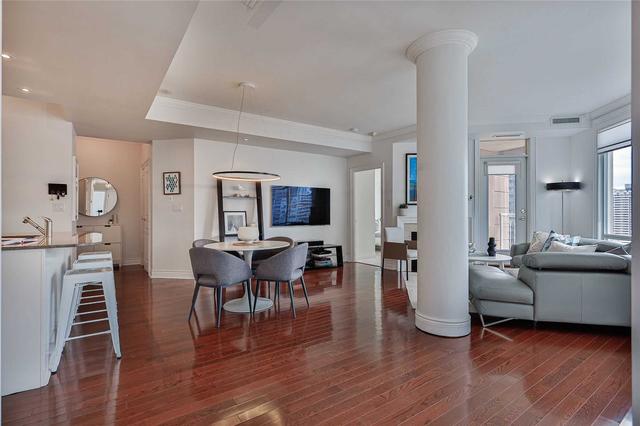 1711 - 100 Hayden St, Condo with 2 bedrooms, 2 bathrooms and 1 parking in Toronto ON | Image 4