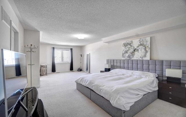 124 Living Cres, House attached with 3 bedrooms, 4 bathrooms and 2 parking in Markham ON | Image 11